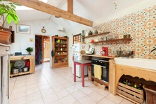 Vielle-Tursan – Une maisonnette singulière au cœur d’un terrain boisé de 4 800 m²