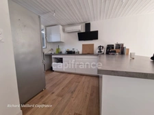 Maison contemporaine rénovée avec sous-sol de 63 m² – Bressols