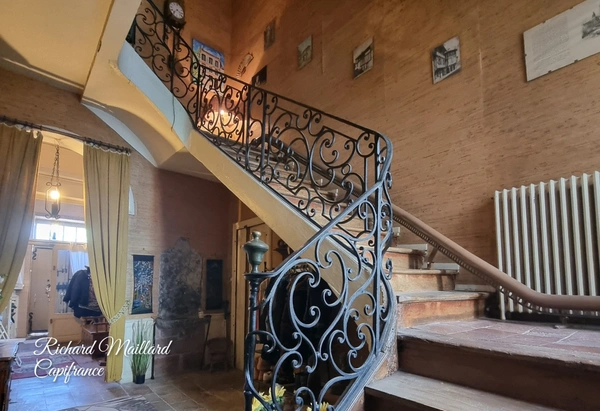 DEMEURE HISTORIQUE A VENDRE A MOISSAC(82)