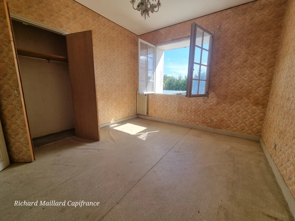 EXCLUSIVITÉ — Maison de caractère à fort potentiel à rénover — Cadre naturel exceptionnel  sur 3 300 m² de terrain