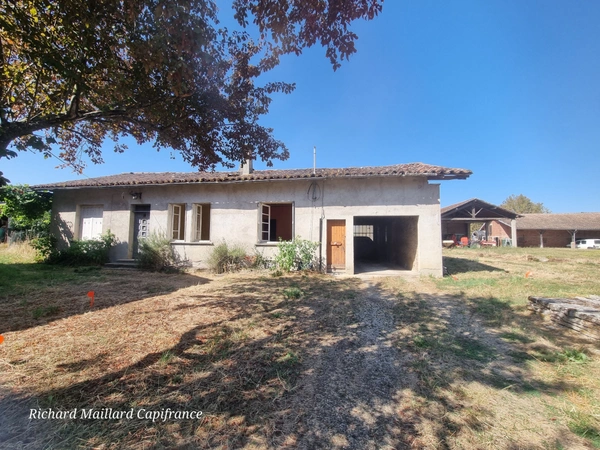 Maison ancienne à rénover + terrain constructible 809 m² — Bressols