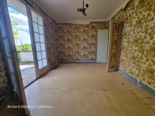 EXCLUSIVITÉ — Maison de caractère à rénover — Cadre naturel exceptionnel  sur 3 300 m² de terrain