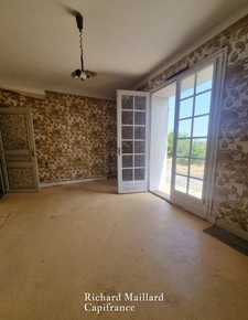 EXCLUSIVITÉ — Maison de caractère à rénover — Cadre naturel exceptionnel  sur 3 300 m² de terrain