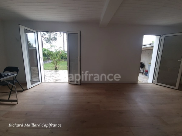 NOUVEAUTÉ – Maison 90 m² REFAITE À NEUF – DPE C – 3 Ch – Grand Sous-sol – BRESSOLS