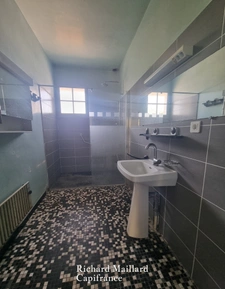 EXCLUSIVITÉ — Maison de caractère à rénover — Cadre naturel exceptionnel  sur 3 300 m² de terrain
