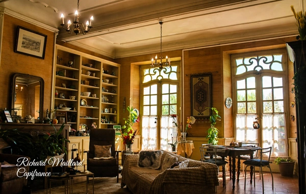 DEMEURE HISTORIQUE A VENDRE A MOISSAC(82)