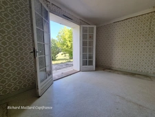 EXCLUSIVITÉ — Maison de caractère à rénover — Cadre naturel exceptionnel  sur 3 300 m² de terrain