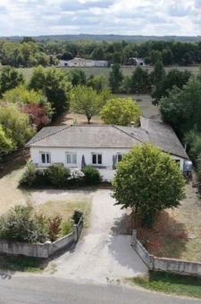  Plain-pied 120 m² sur terrain de 2 765 m² - Saint-Étienne-de-Tulmont (82)