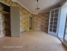 EXCLUSIVITÉ — Maison de caractère à fort potentiel à rénover — Cadre naturel exceptionnel  sur 3 300 m² de terrain