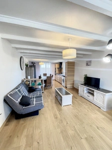 *** APPARTEMENT T2 MEUBLE * TERRASSE * PARKING ***