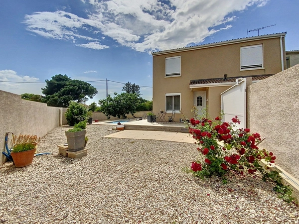 *** VILLA 5 PIECES * TERRAIN * PISCINE * VERANDA * CAVE ***