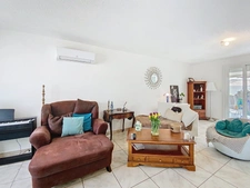 *** VILLA * 4 CHAMBRES * TERRAIN * PISCINE ***