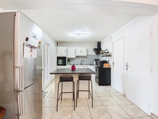 *** VILLA * 4 CHAMBRES * TERRAIN * PISCINE ***