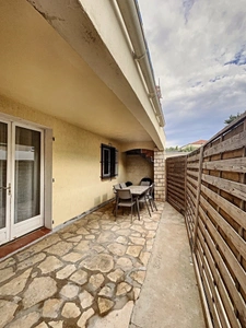 *** APPARTEMENT T2 MEUBLE * TERRASSE * PARKING ***