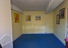  Charme de l'ancien : Maison familiale avec jardin, offrant 240m2 de surface totale au sol