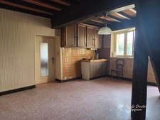Maison de village- FARGES LES MACON (71)