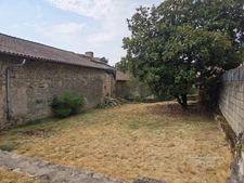 Maison de village- FARGES LES MACON (71)