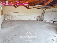 Single-storey 3-room house for sale in CHAHAIGNES (72) with landscaped garden and large garage