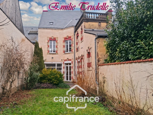 Maison à vendre 5 pièces  (72) 125 m² -3/5 chambres – jardin clos 300 m² – dépendances – Saint-Calais