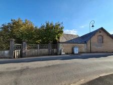 House for sale in CHAHAIGNES (72), 5 rooms, 4 bedrooms + building plot with garages