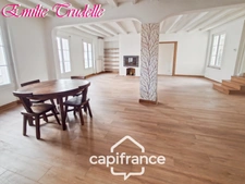 House for sale, 6 rooms, LA CHARTRE SUR LE LOIR (72) Character house – town center – 181 m² – courtyard, outbuilding and cellars 