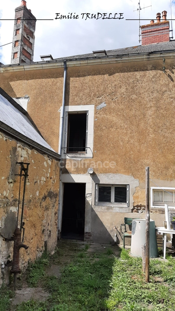 Dpt Sarthe (72), à vendre LUCHE PRINGE maison P3 de 64 m² - Terrain de 195,00 m² 