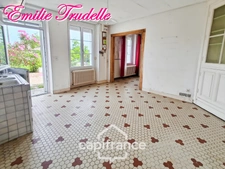 Single-storey 3-room house for sale in CHAHAIGNES (72) with landscaped garden and large garage