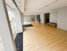 Apartment for sale 8 rooms SAINT CALAIS (72) Real estate complex with great potential: commercial premises + duplex apartment with patio