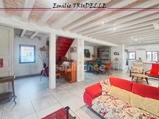 11-room property for sale in LA CHARTRE SUR LE LOIR (72) with loft, gîte, indoor pool and spa – 324 m² of living space – 7 bedrooms – 5,130 m² of land