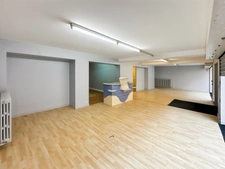 Apartment for sale 8 rooms SAINT CALAIS (72) Real estate complex with great potential: commercial premises + duplex apartment with patio