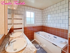 House for sale, 8 rooms, RUILLE SUR LOIR (72) Family home with 5/6 bedrooms on 205 m² with a four-car garage