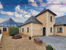 11-room property for sale in LA CHARTRE SUR LE LOIR (72) with loft, gîte, indoor pool and spa – 324 m² of living space – 7 bedrooms – 5,130 m² of land