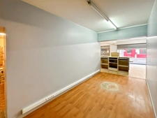 Apartment for sale 8 rooms SAINT CALAIS (72) Real estate complex with great potential: commercial premises + duplex apartment with patio