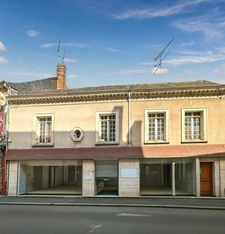 LocalCommercial + Appartement avec Patio à vendre 8 pièces SAINT CALAIS (72) Ensemble immobilier à fort potentiel 