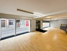 Apartment for sale 8 rooms SAINT CALAIS (72) Real estate complex with great potential: commercial premises + duplex apartment with patio