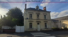 Dpt Sarthe (72), à vendre LA CHARTRE SUR LE LOIR maison 5/6 chambres BORD DE LOIR  terrain de 275m²