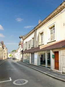LocalCommercial + Appartement avec Patio à vendre 8 pièces SAINT CALAIS (72) Ensemble immobilier à fort potentiel 