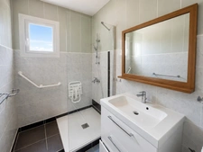 Saint-Laurent-Médoc – Maison de charme avec jardin arboré, garage en pierre de 80 m² et dépendance