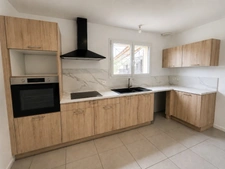 Moulis-en-Médoc – Plain-pied en parfait état, 3 chambres, cuisine neuve et climatisation
