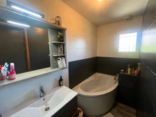 Maison de plain-pied 92 m² – 3 chambres, suite parentale, jardin et terrasse à Saint-Laurent-Médoc