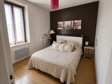 Maison 66 m² avec façade en pierre – 2 chambres, véranda et extérieur à Moulis-en-Médoc