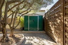 SORGUES – APPARTEMENT DE PLAIN-PIED RÉNOVÉ AVEC JARDIN, VÉRANDA 