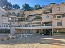 Les Angles – 2-bedroom apartment of 72 m² with balcony,