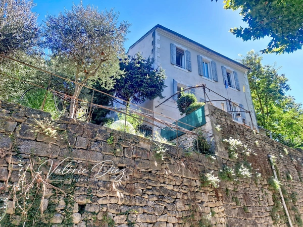 VIAGER OCCUPÉ – MÉNERBES – MAISON DE CARACTÈRE AVEC VUE SUR LE LUBERON