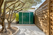 SORGUES – APPARTEMENT DE PLAIN-PIED RÉNOVÉ AVEC JARDIN, VÉRANDA 