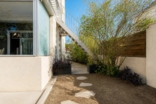 SORGUES – APPARTEMENT DE PLAIN-PIED RÉNOVÉ AVEC JARDIN, VÉRANDA 