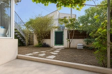 SORGUES – APPARTEMENT DE PLAIN-PIED RÉNOVÉ AVEC JARDIN, VÉRANDA 