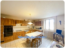 ENSEMBLE IMMOBILIER COMPRENANT  2 MAISONS DE VILLAGE SUR TERRAIN DE 2285 m²