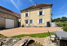 Maison à vendre LA CLAYETTE (71) 187m², 6 pièces, 3 chambres, dépendances, terrain 8751 m²