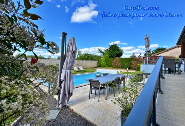  LA CLAYETTE (71) Maison à vendre,150 m², 8 pièces, 5 chambres, piscine sur terrain de 771 m²
